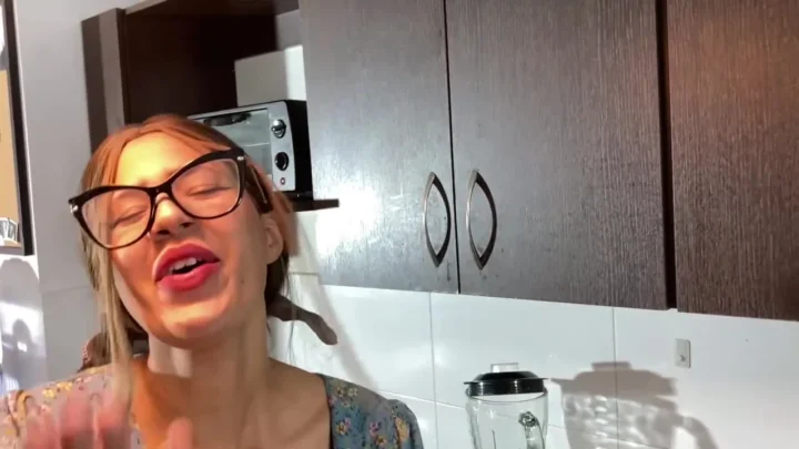 Colombian big asss – Oh no! my new stepmom is a giantess