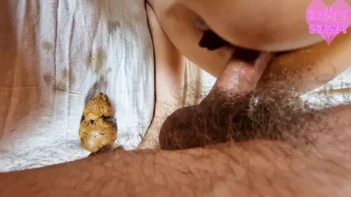 Kitty Skatt POV After-Poop Anal in Bed