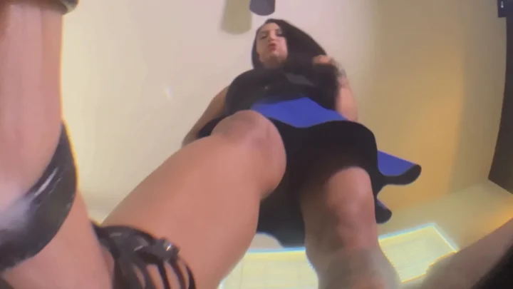 Drea xoxo – Gold Thief
