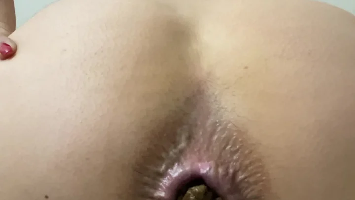 NastyNataliaRose – Eat my poop, all of it MP4 / FullHD 1080p