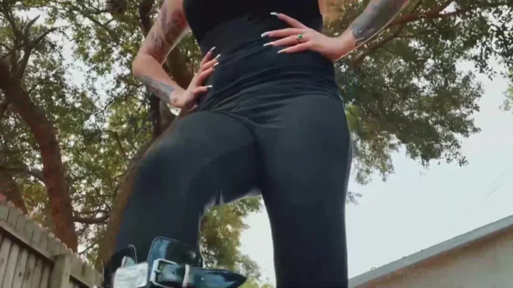 Raquel Roper – You ve Been Hiding In My Backyard For A Few Days Now