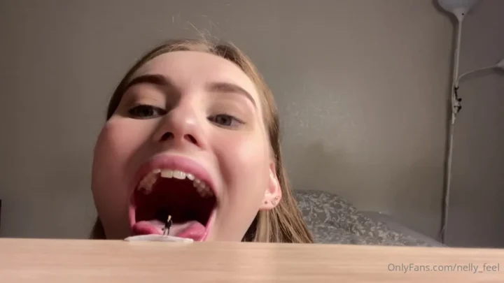 Nelly Giantess – Giantess Vid With Tiny Man