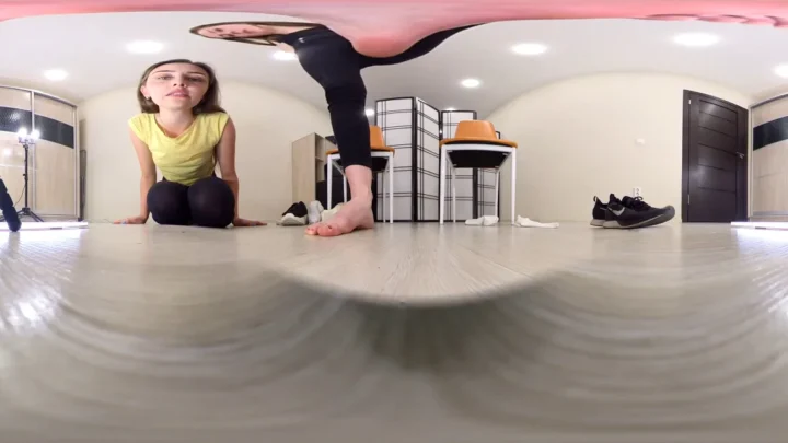 Under Giantess Soles – Erin  Ashley Punishment For Nasty Roommate Vr 360 4K