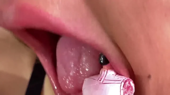 Colombian big ass – extreme domination of giantess with her lip