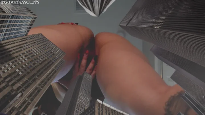 Larger Than Life – Mia Hope In Tiny Tampa Giantess